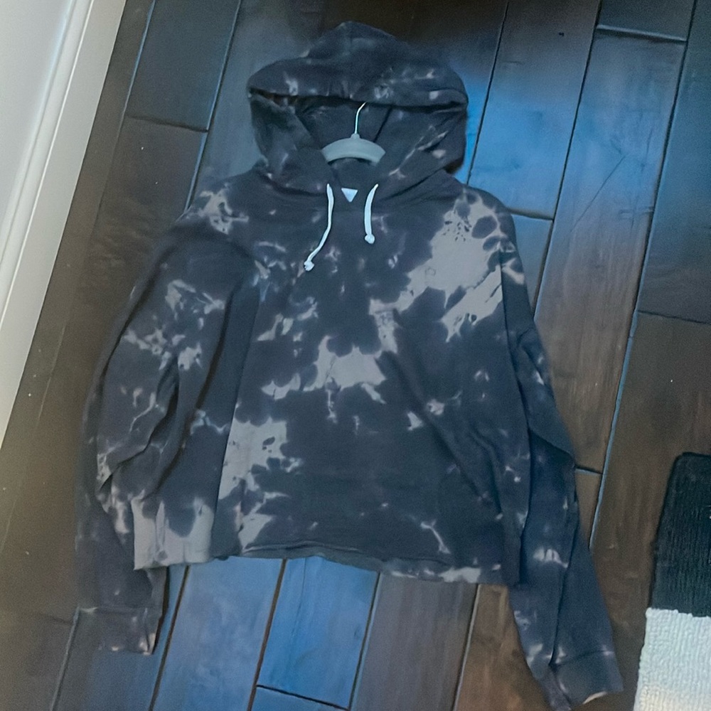 long sleeve crop top